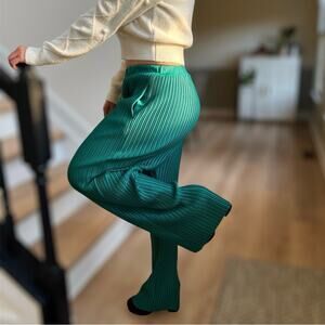 Draper’s and Damon’s Green Pleated Flared Pants S High-Waisted